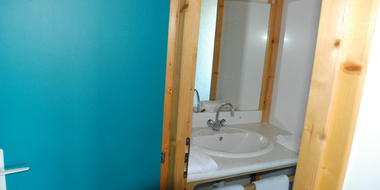 Les Chalets de la Margeride: Le lavabo de la salle d'eau
