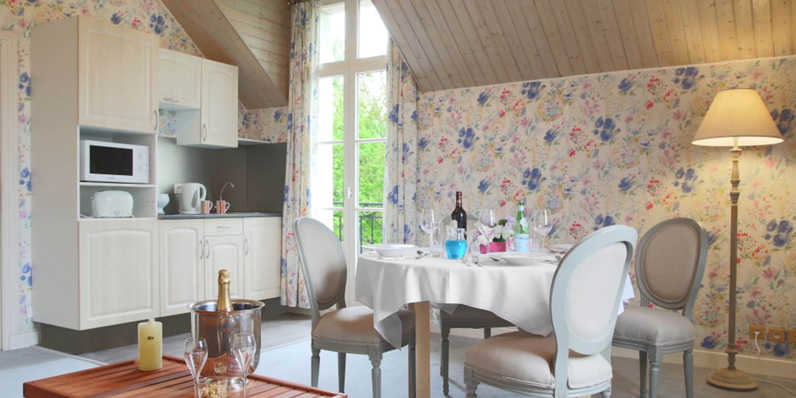 Gîte de charme Suite Privilège 42  41 40 séjour