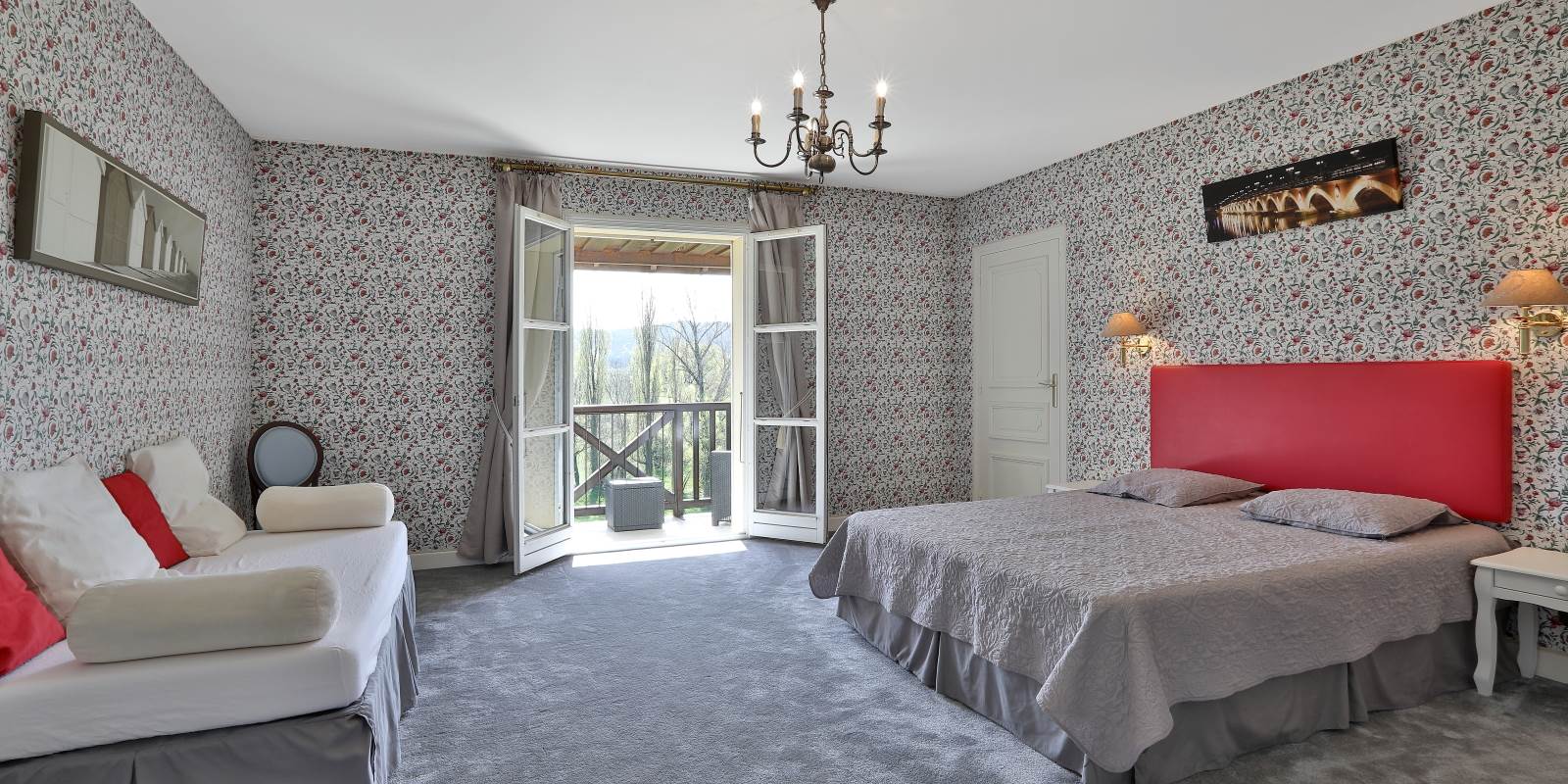 Gîte Junior Suite Gentilhommière 31-32 - Chambre 31 de 2 à 4 couchages et balcon