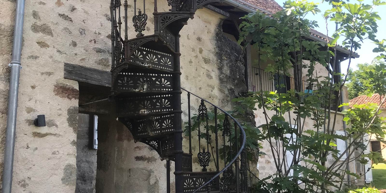 L'escalier extérieur depuis la terrasse