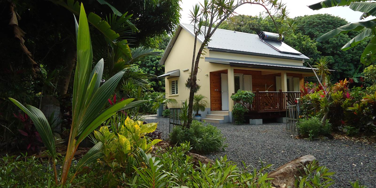 Maison vue du jardin