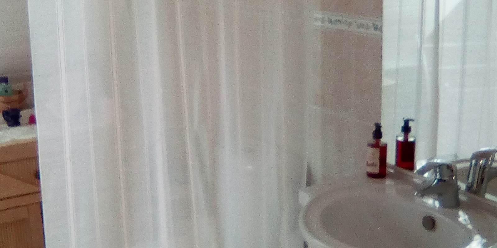 Avec Lavabo et WC