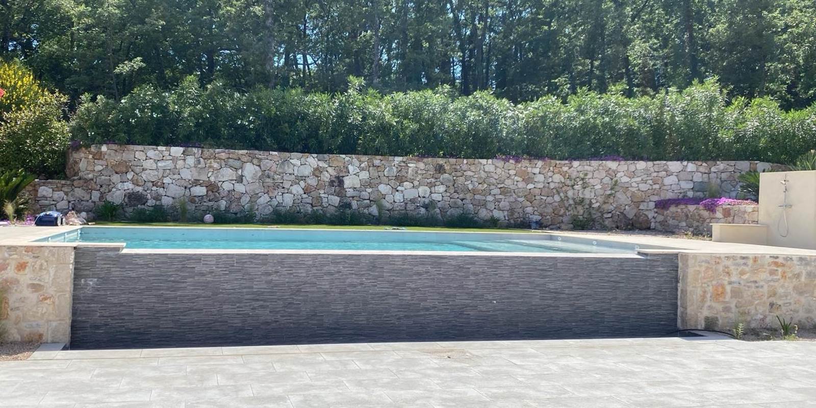 villa-maluan-piscine-luxe-proche-nice