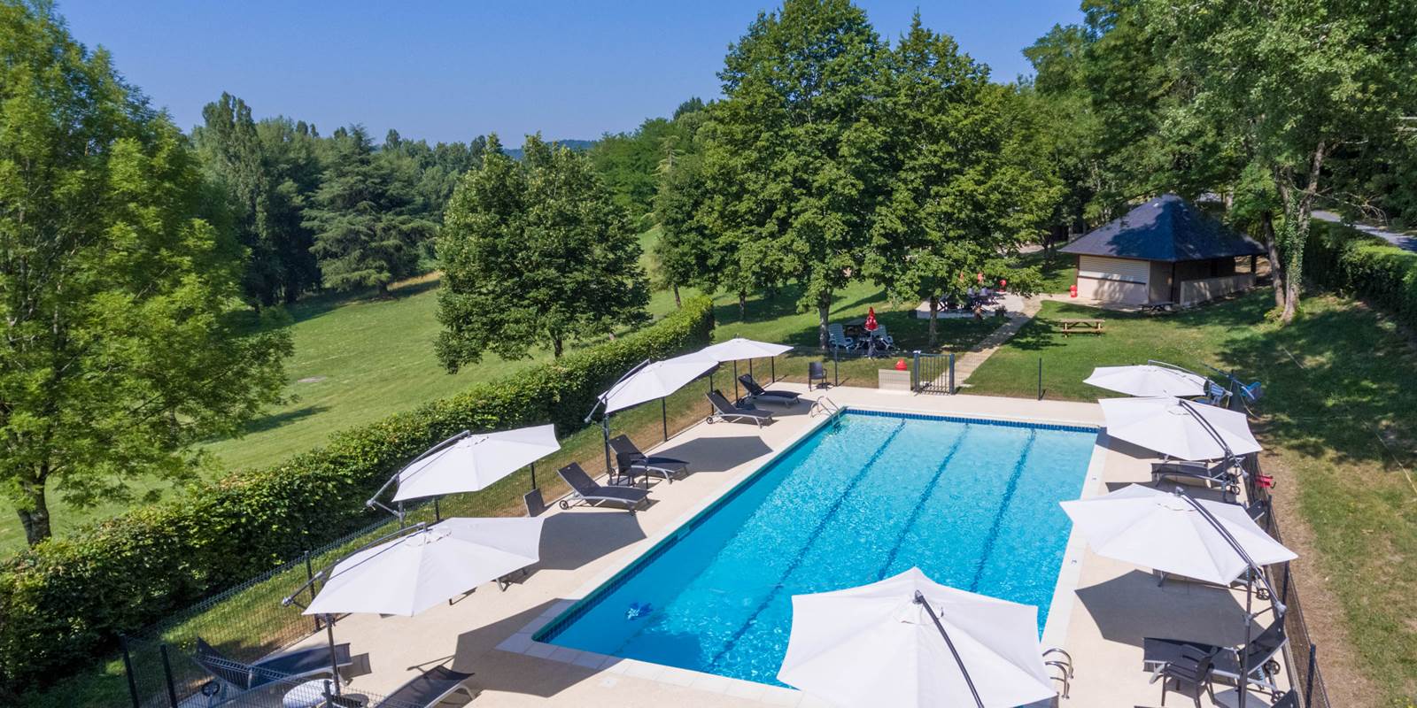 Piscine au coeur du parc de 10 hectares