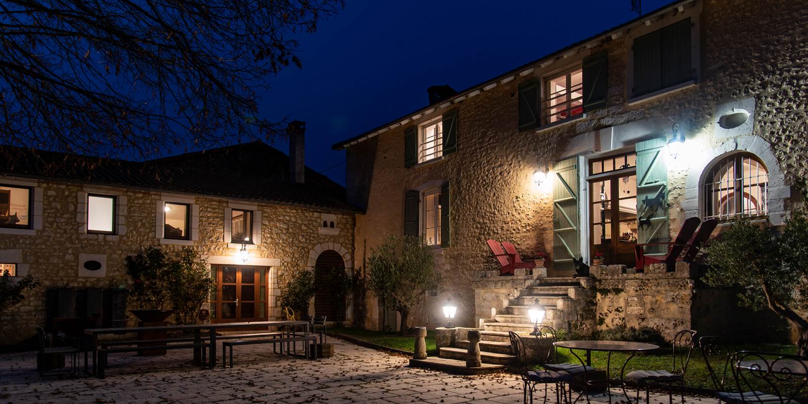 Cour pavée Terrier des Lapins La Grande Maison (c) M Dartenset