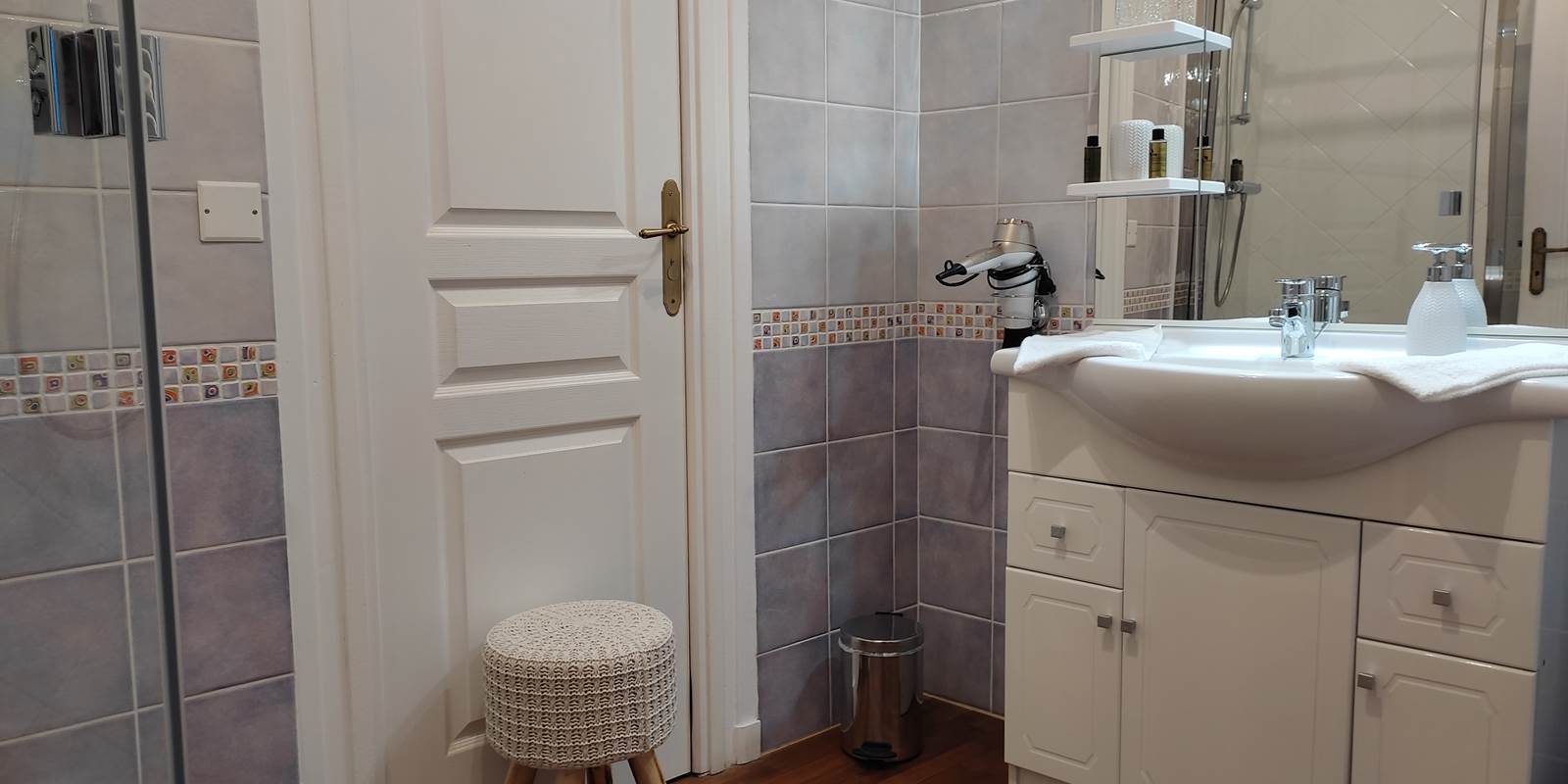 Chambre Ossau - Salle d'eau moderne et confortable