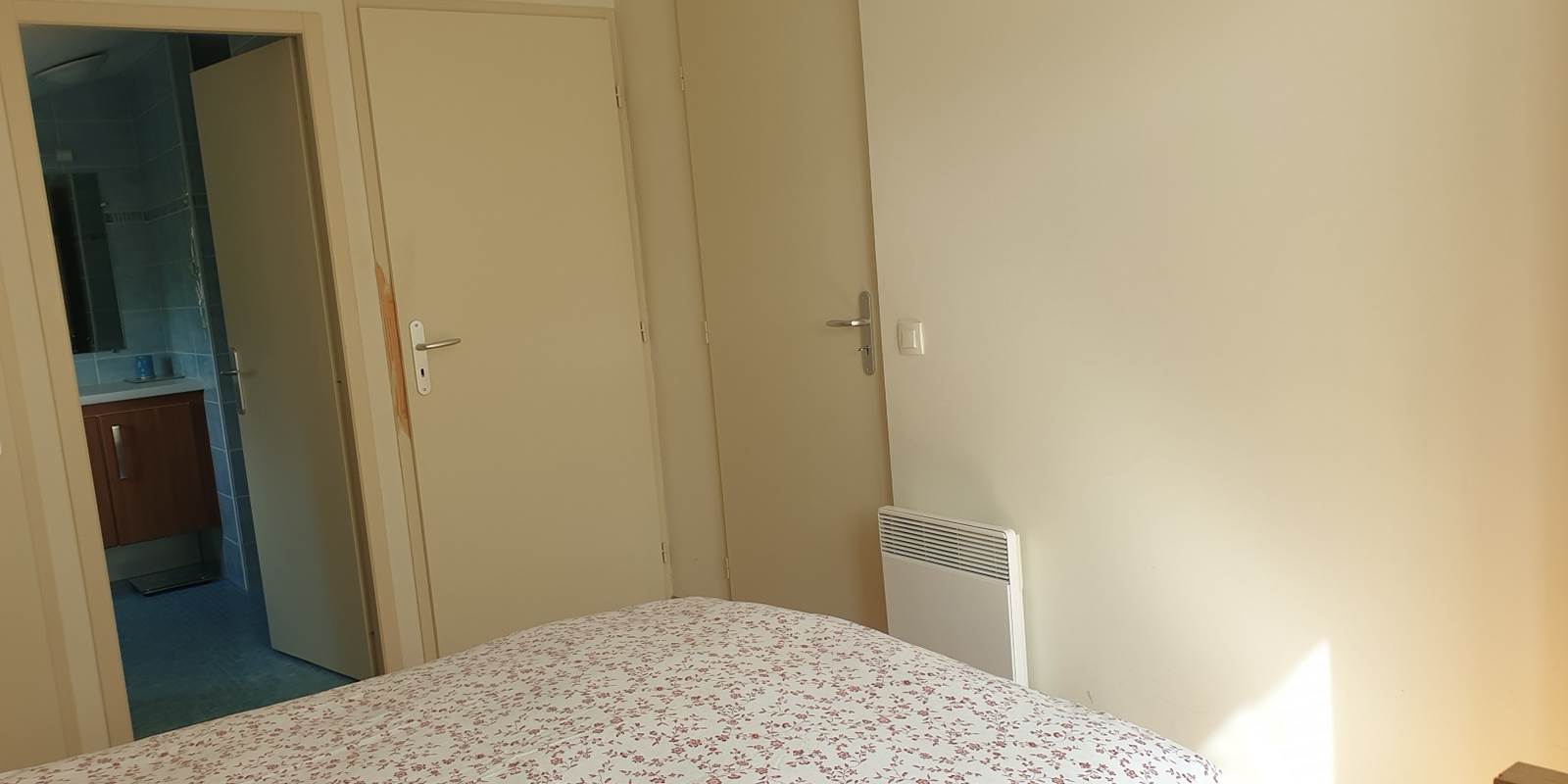 Chambre 2 et sa salle d'eau 2