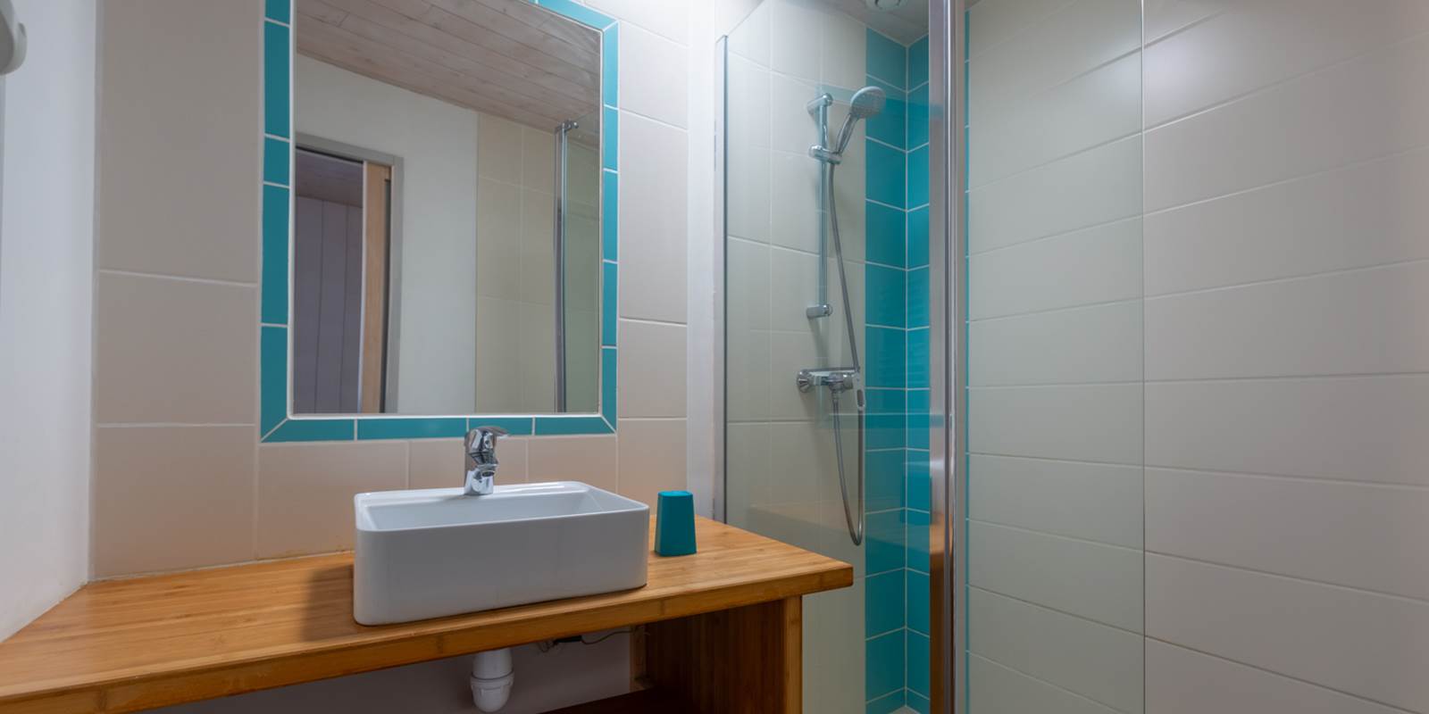 location-la couarde-salle d'eau