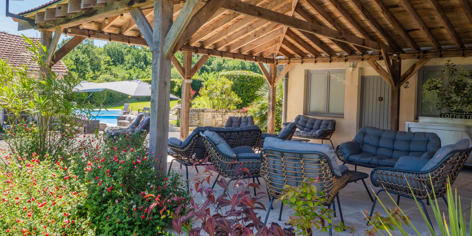 Covered seating area 3