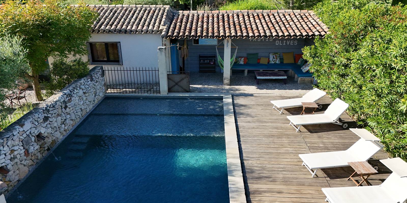 vue-aerienne-psicine-plage-pool-house