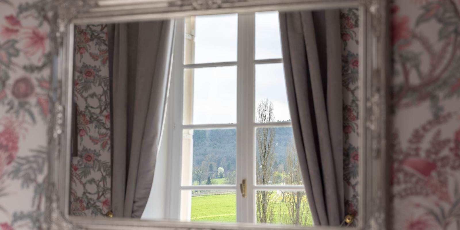 Chambre Pivoine château 3 avec vue sur le parc