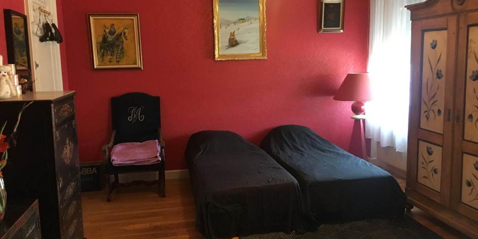 CHAMBRES-GUEBWILLER-Chambre-Quadruple-avec-Salle-de-Bains-Commune-4-personnes-Lits-Simples