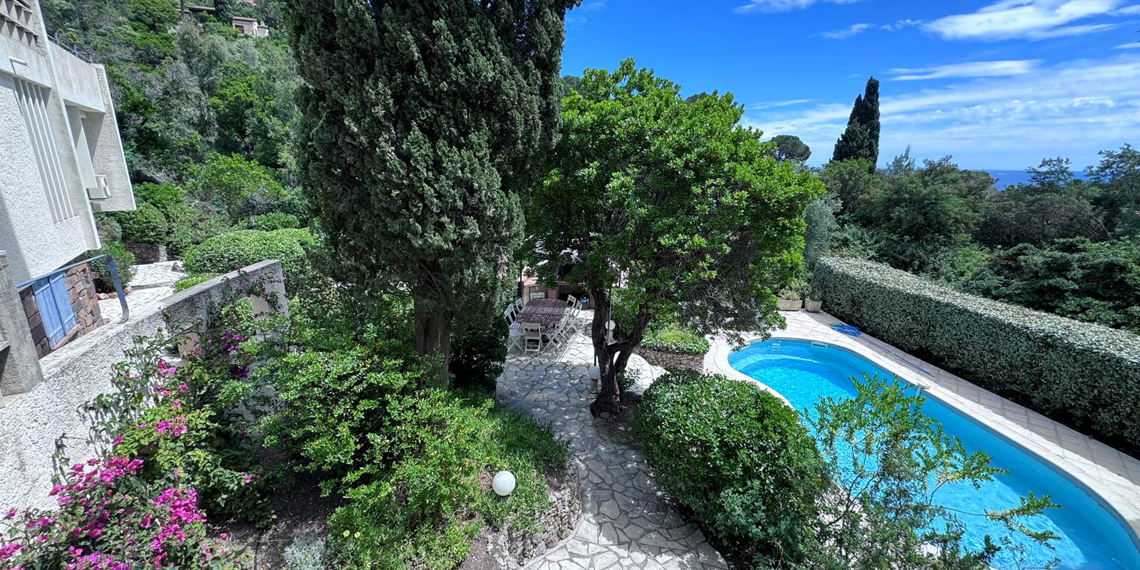 VILLA AGATHEA - LES ISSAMBRES -  LA PISCINE