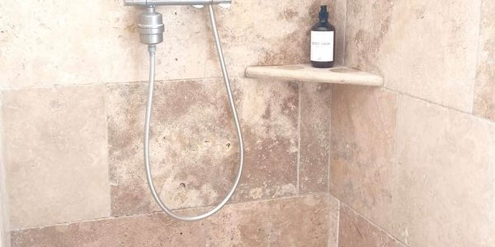 villa-maluan-salle-de-bain-confort-cote-azur