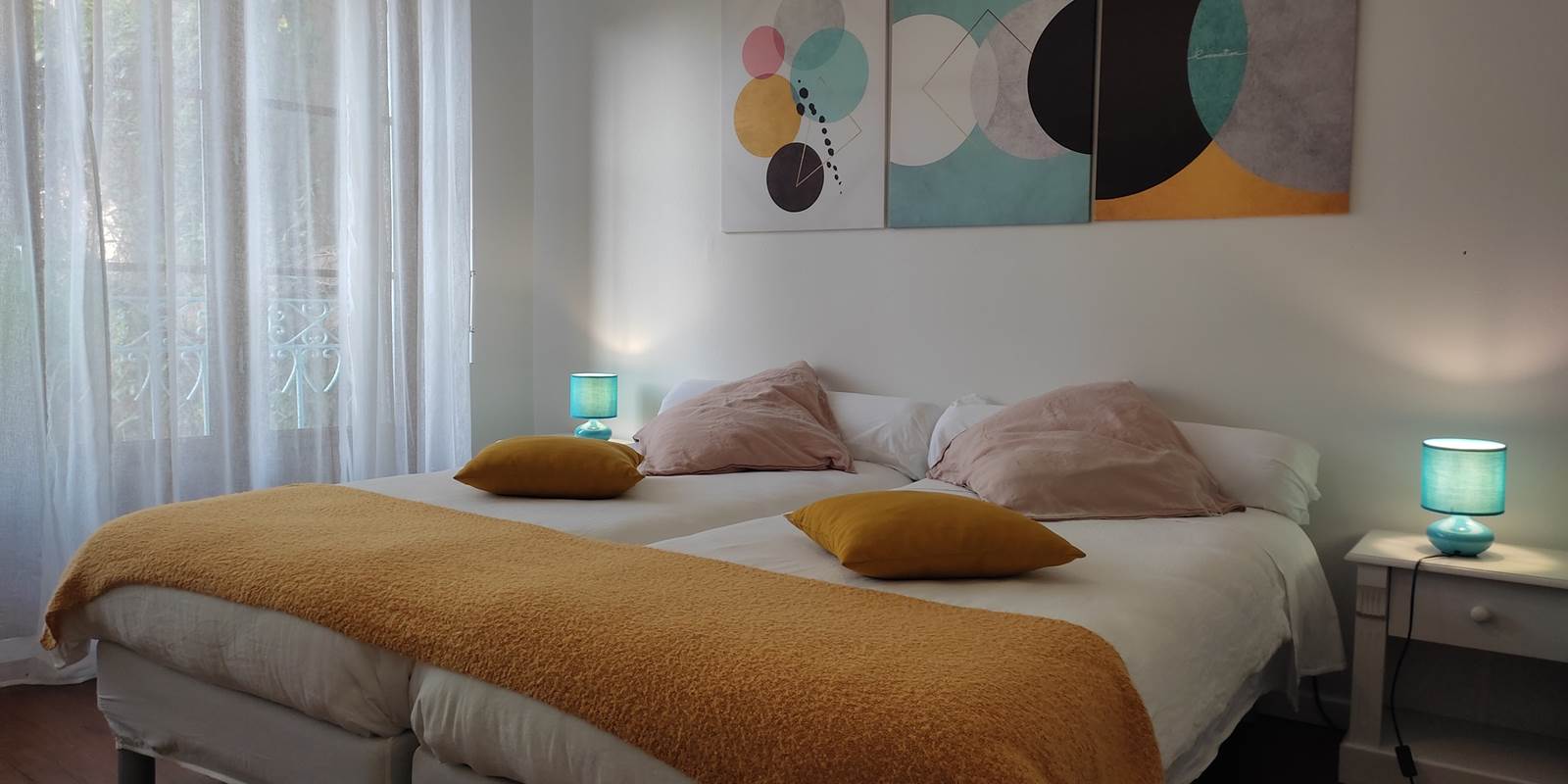 Chambre Aspe colorée et gaie