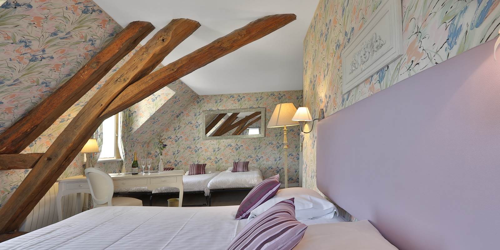 Chambre Parme château de 2 à 5 couchages