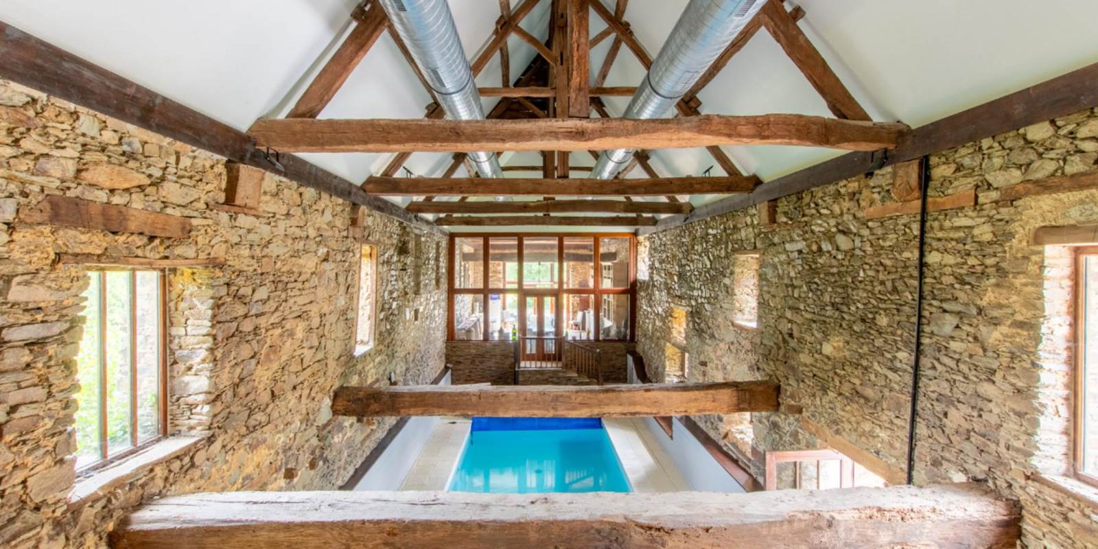 Piscine intérieure chauffée