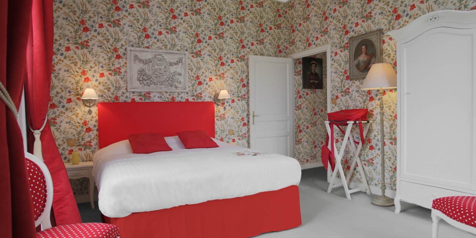 Chambres d'hôtes de charme Coquelicots vue tête de lit