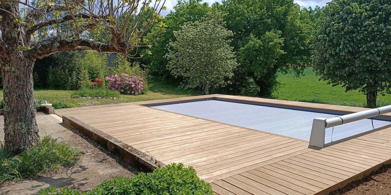 Piscine côté jardin