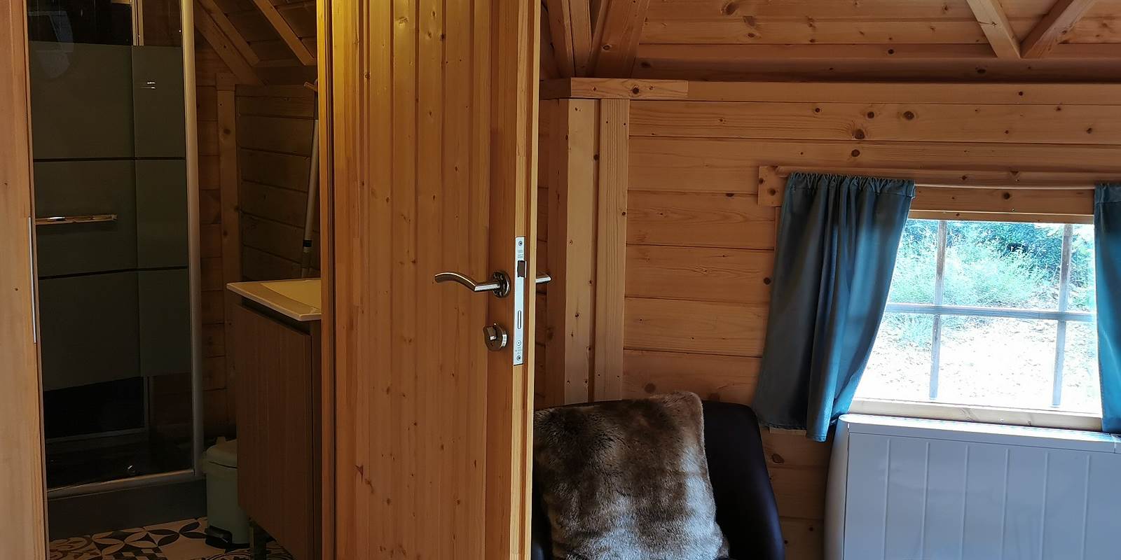 salle d'eau kota finlandais ty bihan chambre d'hôtes  maison d'hôtes bien être spa morbihan bretagne séjour détente repos ressourcement anti stress burn out cure ayurvédique relaxation méditation