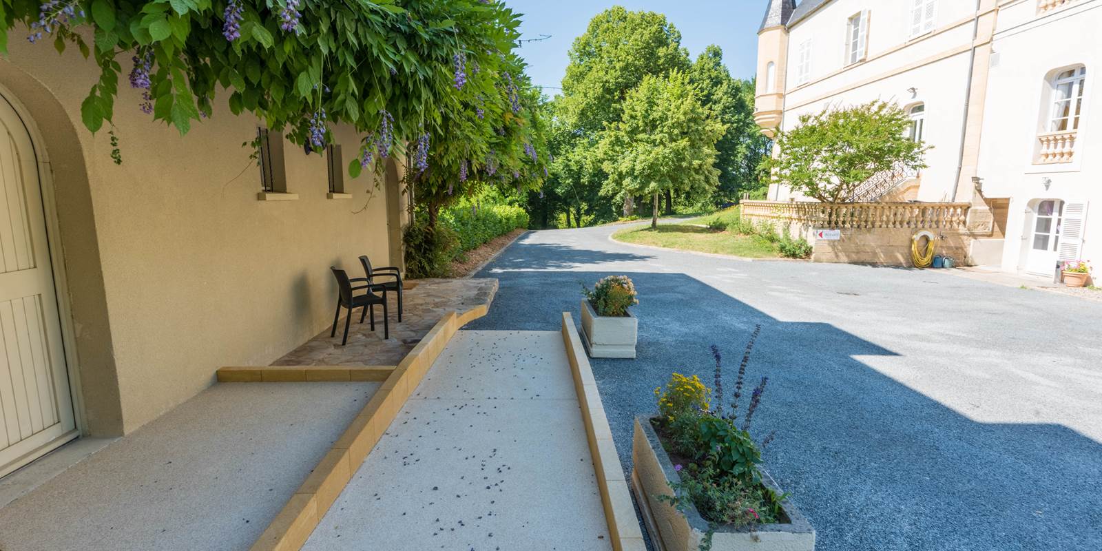Rampe PMR accès chambre gentilhommière
