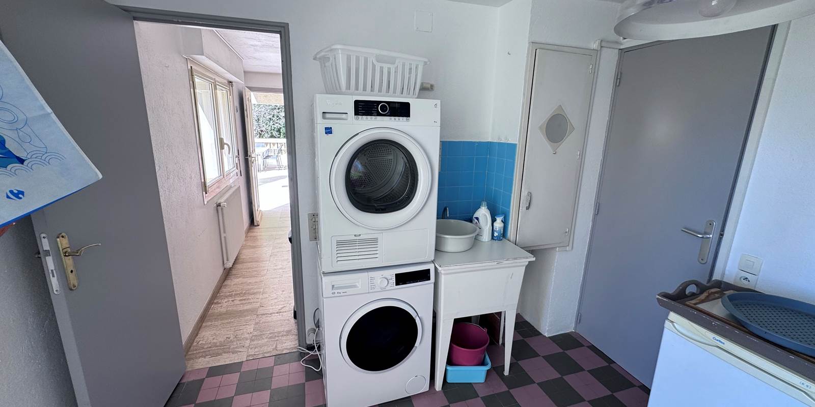 VILLA AGATHEA - L'ARRIERE CUISINE BUANDERIE