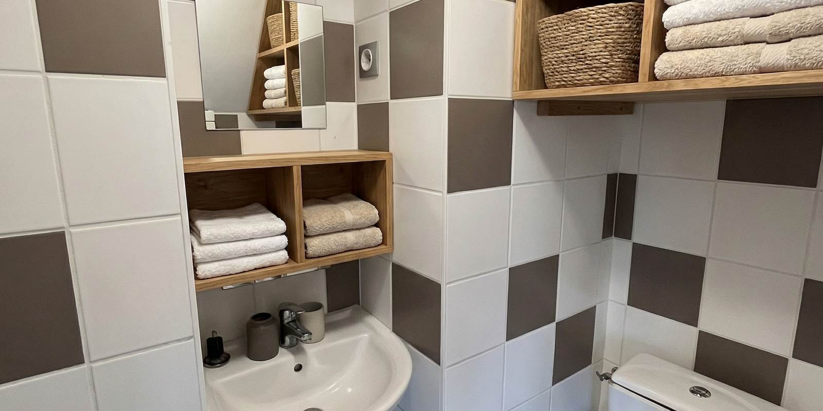 amliorer_le_lavabo_et_le_wc_to_Nano_Banana_Pro_57179