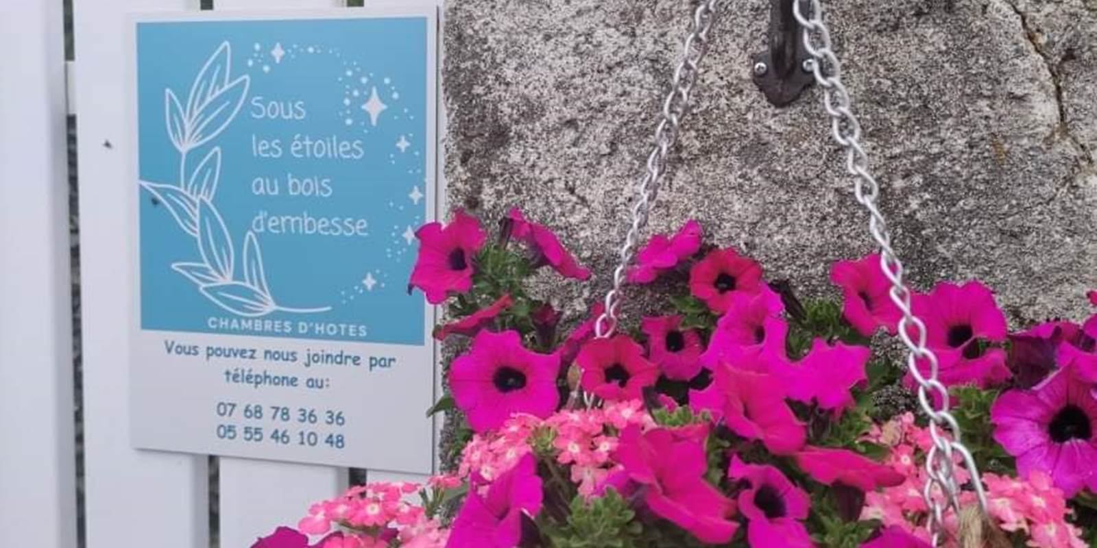 chambreshotes-fleurs-été-couleurs-hautecorrèze