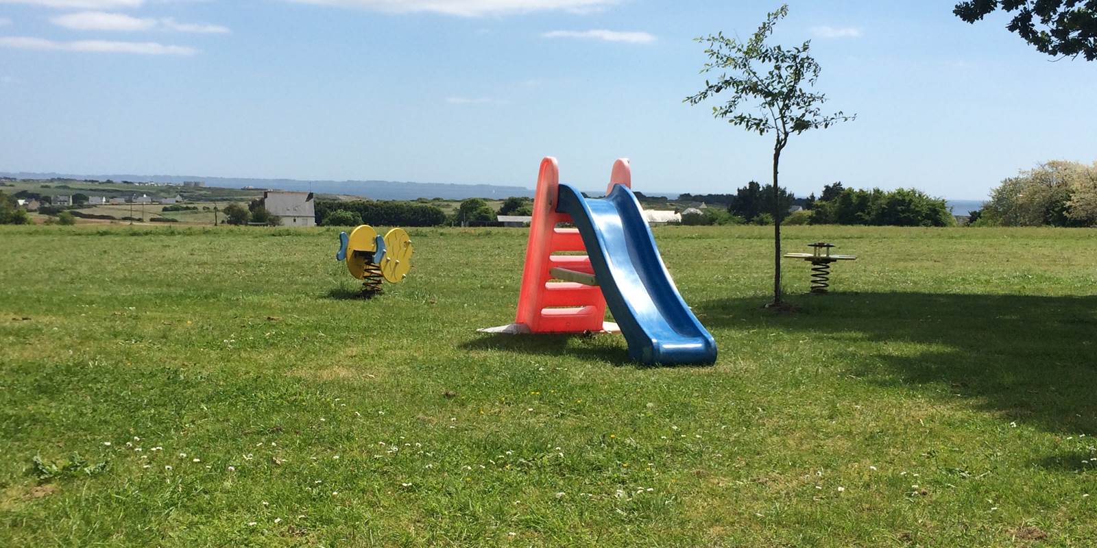 aire de jeux aux logis de Kerdrien