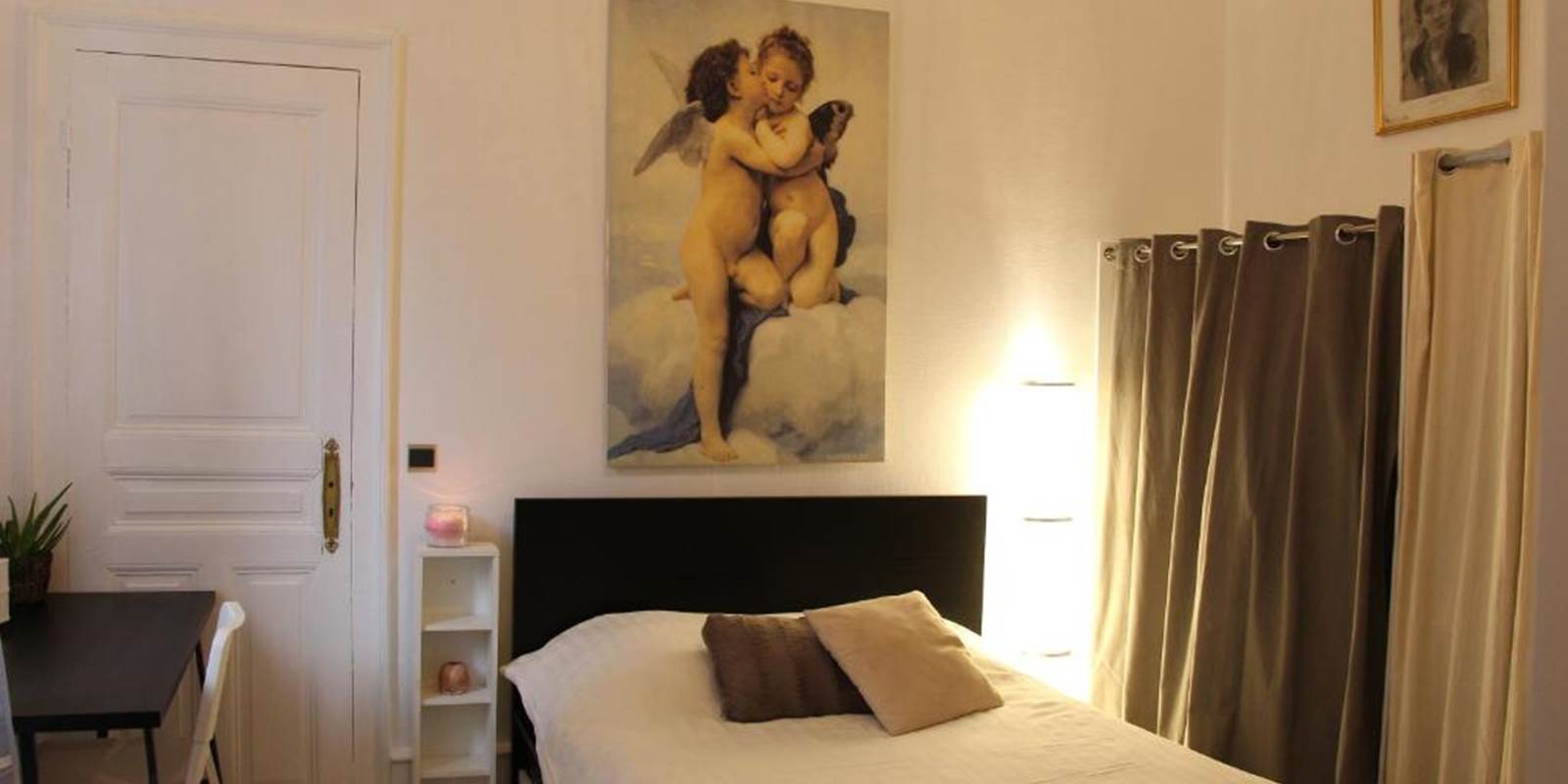 CHAMBRES-GUEBWILLER-Chambre-Double-avec-Salle-de-Bains-Privative-Séparée-2-personnes-La-Chambre