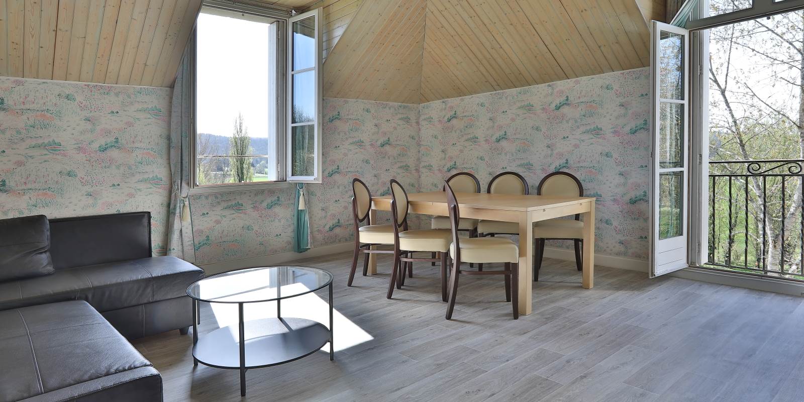 Gîte Privilège Gentilhommière - cuisine séjour salon du 37-39 de 2 à 8 personnes