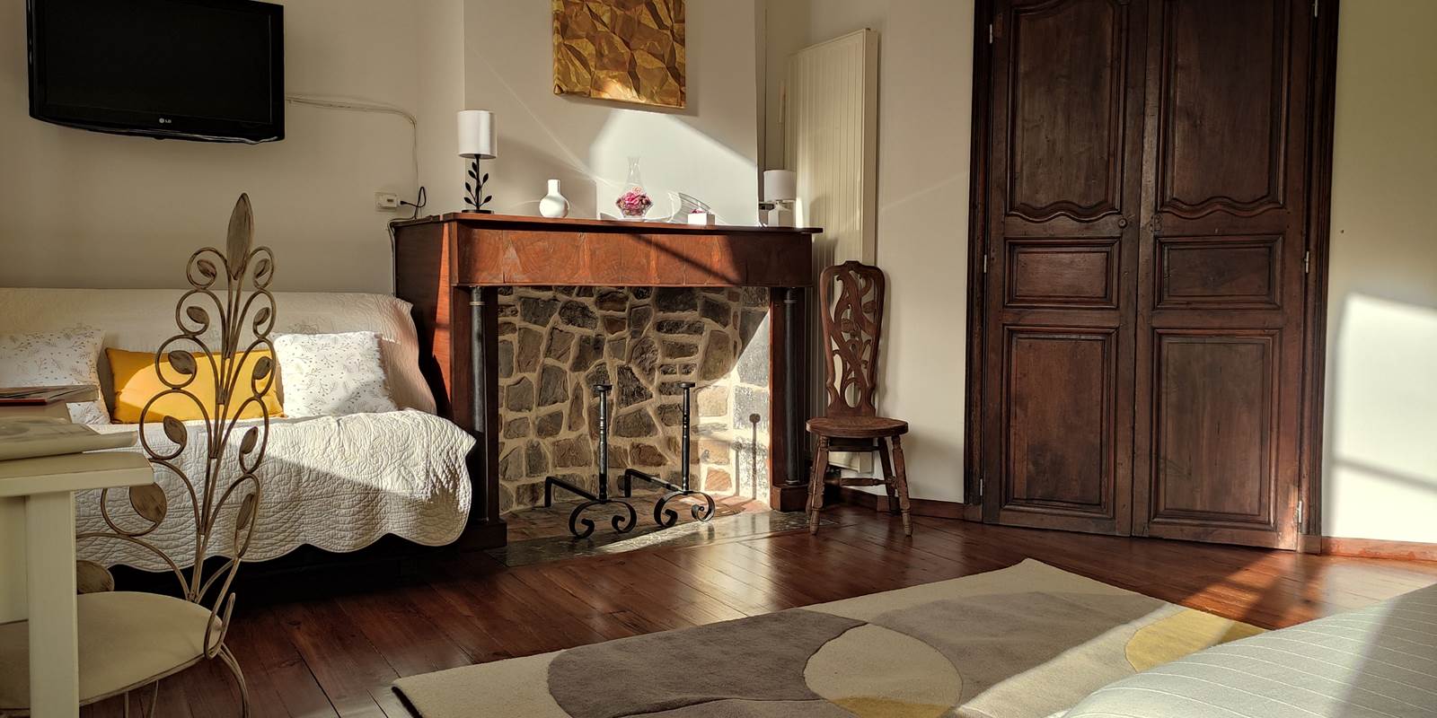 Chambre Barétous - Majestueuse et lumineuse avec sa cheminée authentique