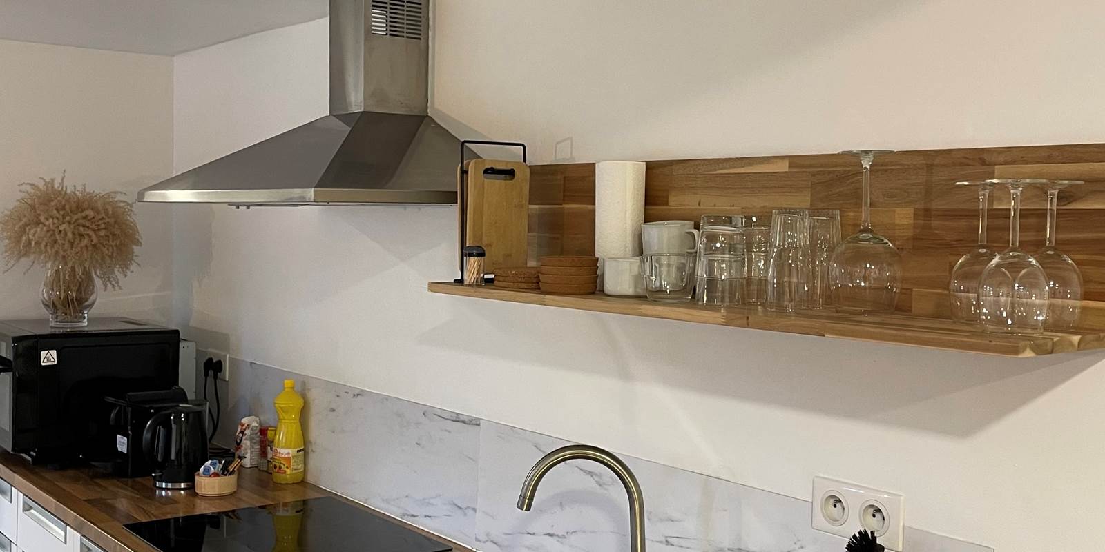 Cuisine avec accessoires divers