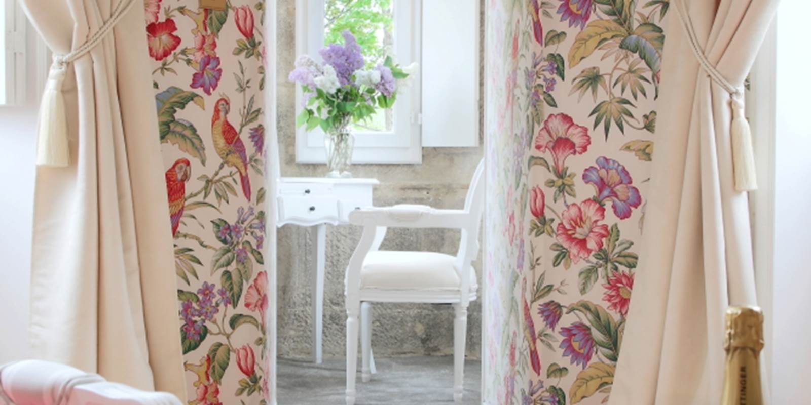 Chambres d'hôtes de charme Perroquets vue échauguette et coiffeuse