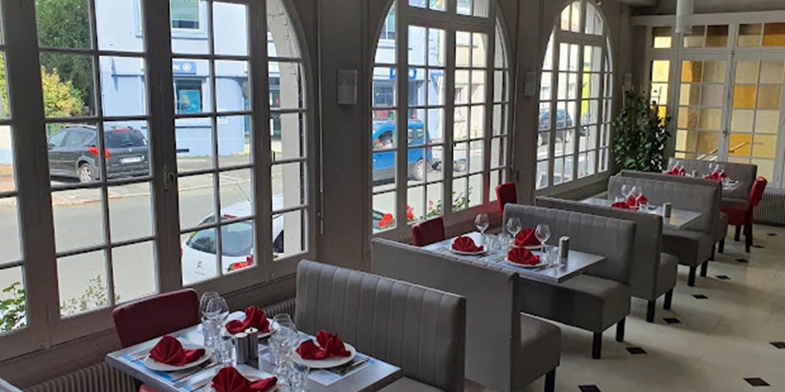 HÔTEL-RESTAURANT-LE-CHEVAL-BLANC-restaurant