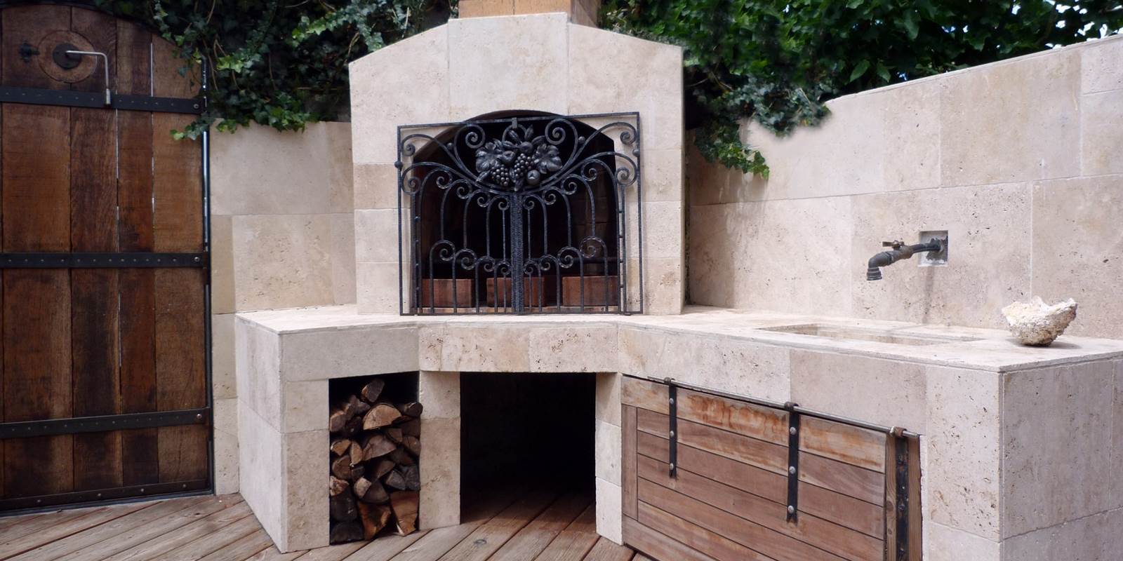 L'Orée du Maïdo - cuisine d'été et barbecue à disposition