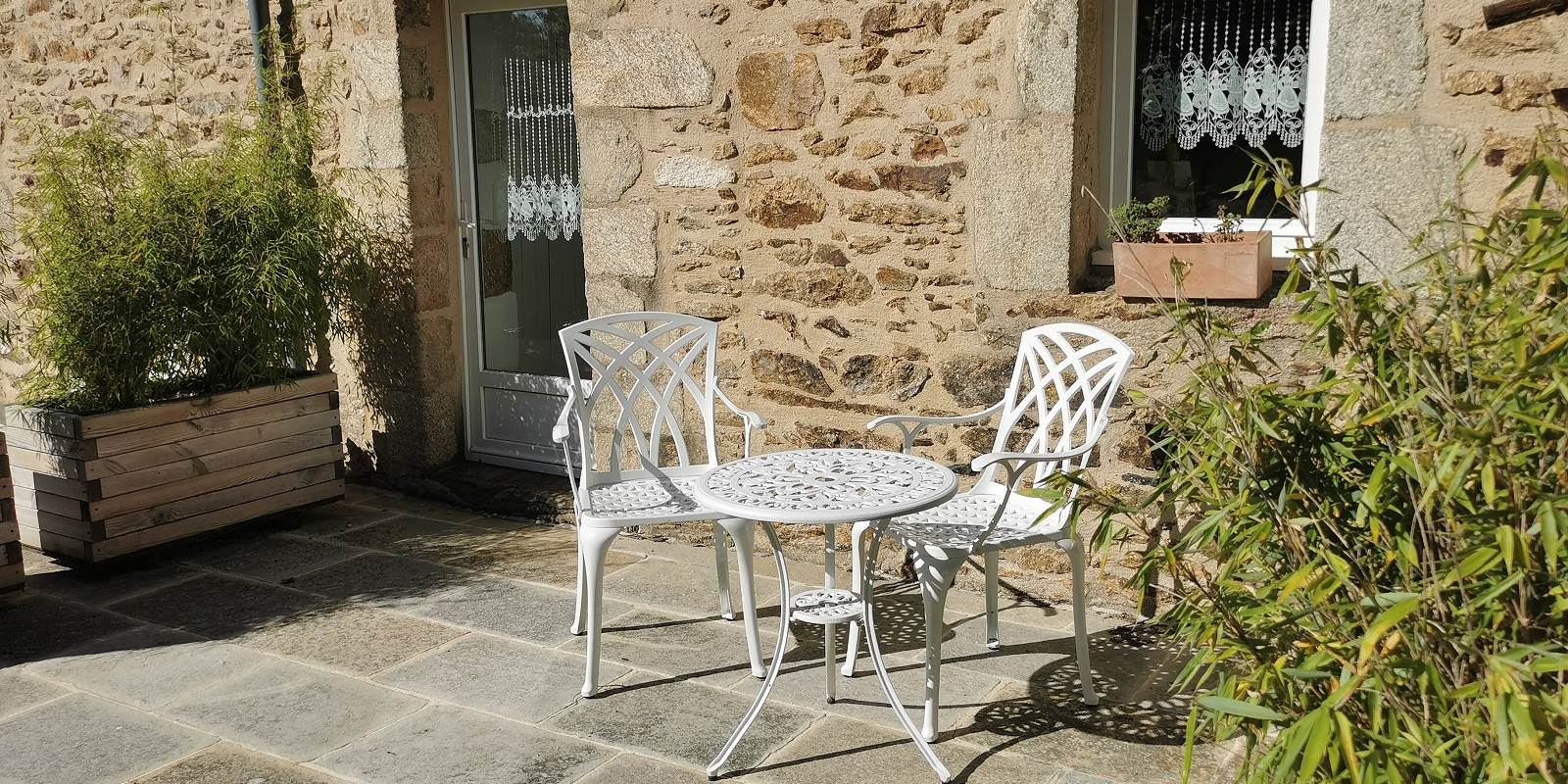 terrasse chambre d'hôtes la blanche hermine maison d'hôtes bien être spa morbihan bretagne séjour détente repos ressourcement anti stress burn out cure ayurvédique