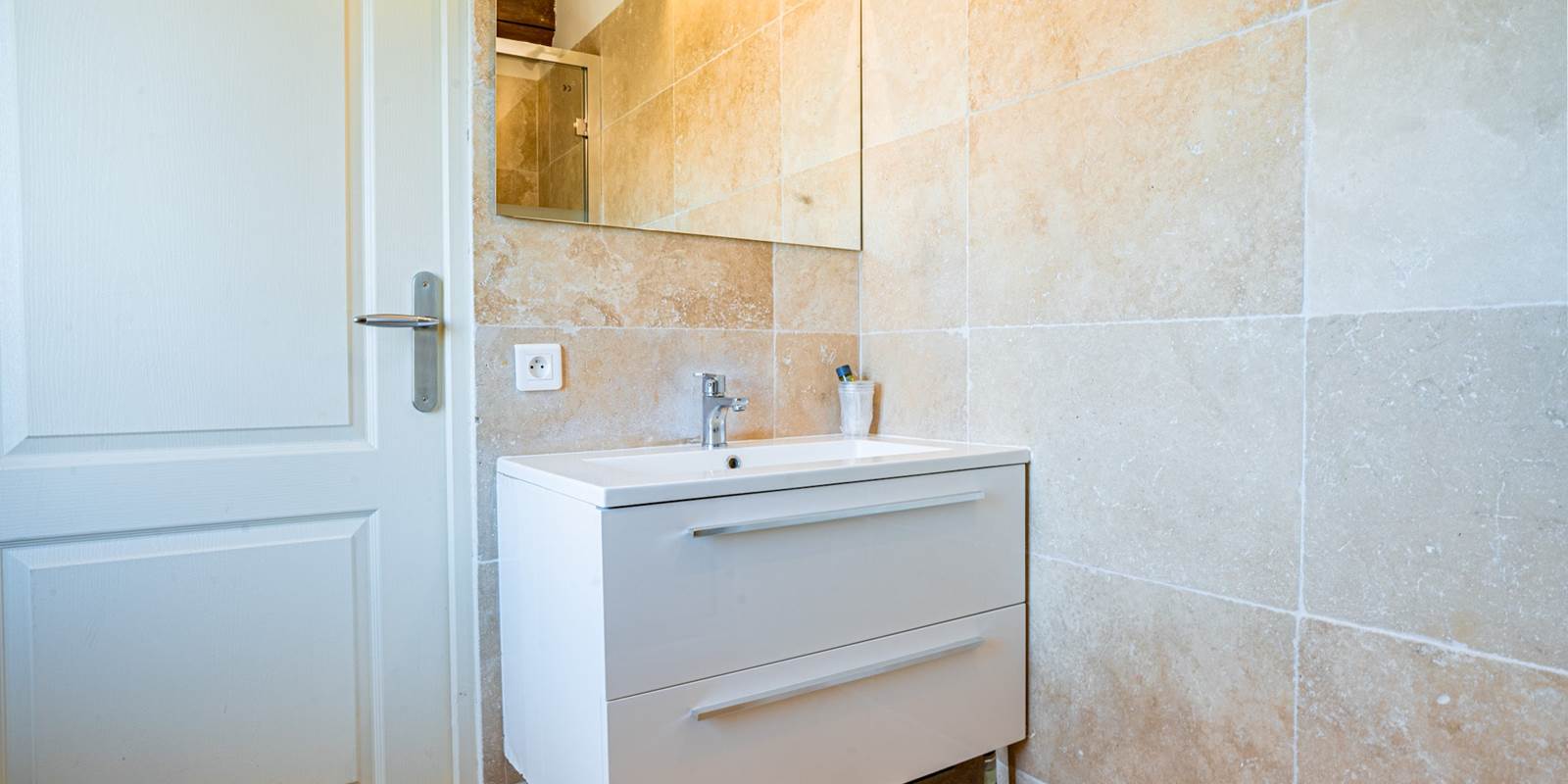 salle de bains laurier rose