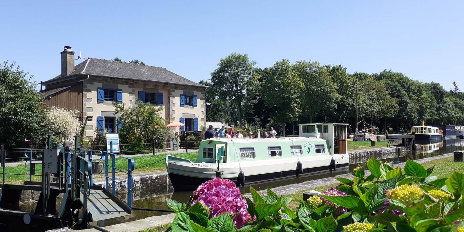 Ille Flottante, hébergement insolite sur le Canal d'Ille et Rance à Hédé-Bazouges