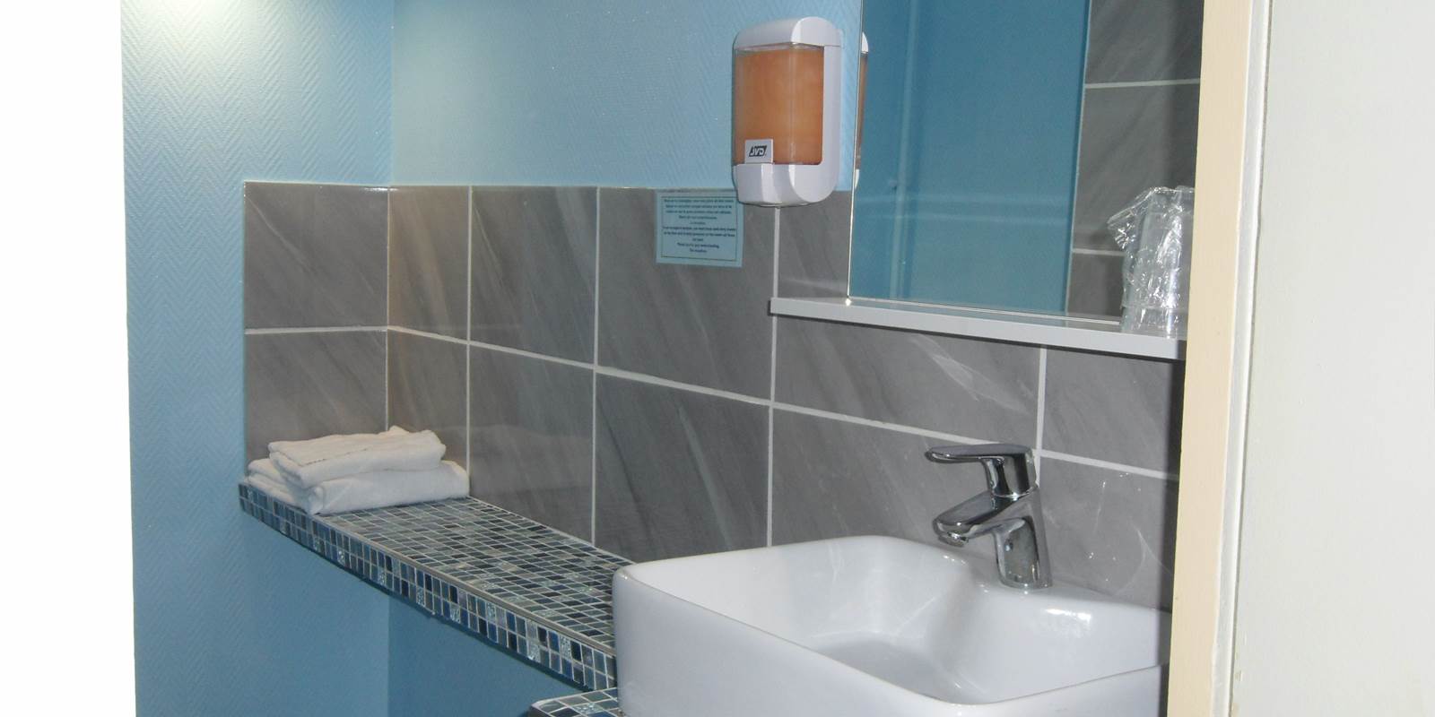 Ch 21 SDB Hôtel Jean Bart jardin du Luxembourg