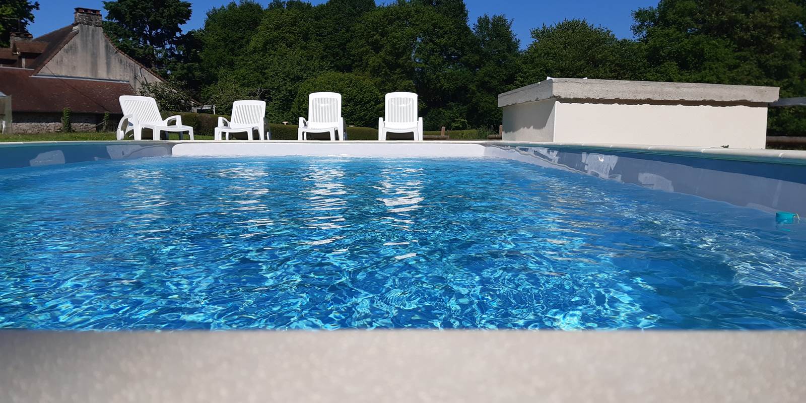 Gîte de la Brunerie Piscine transats