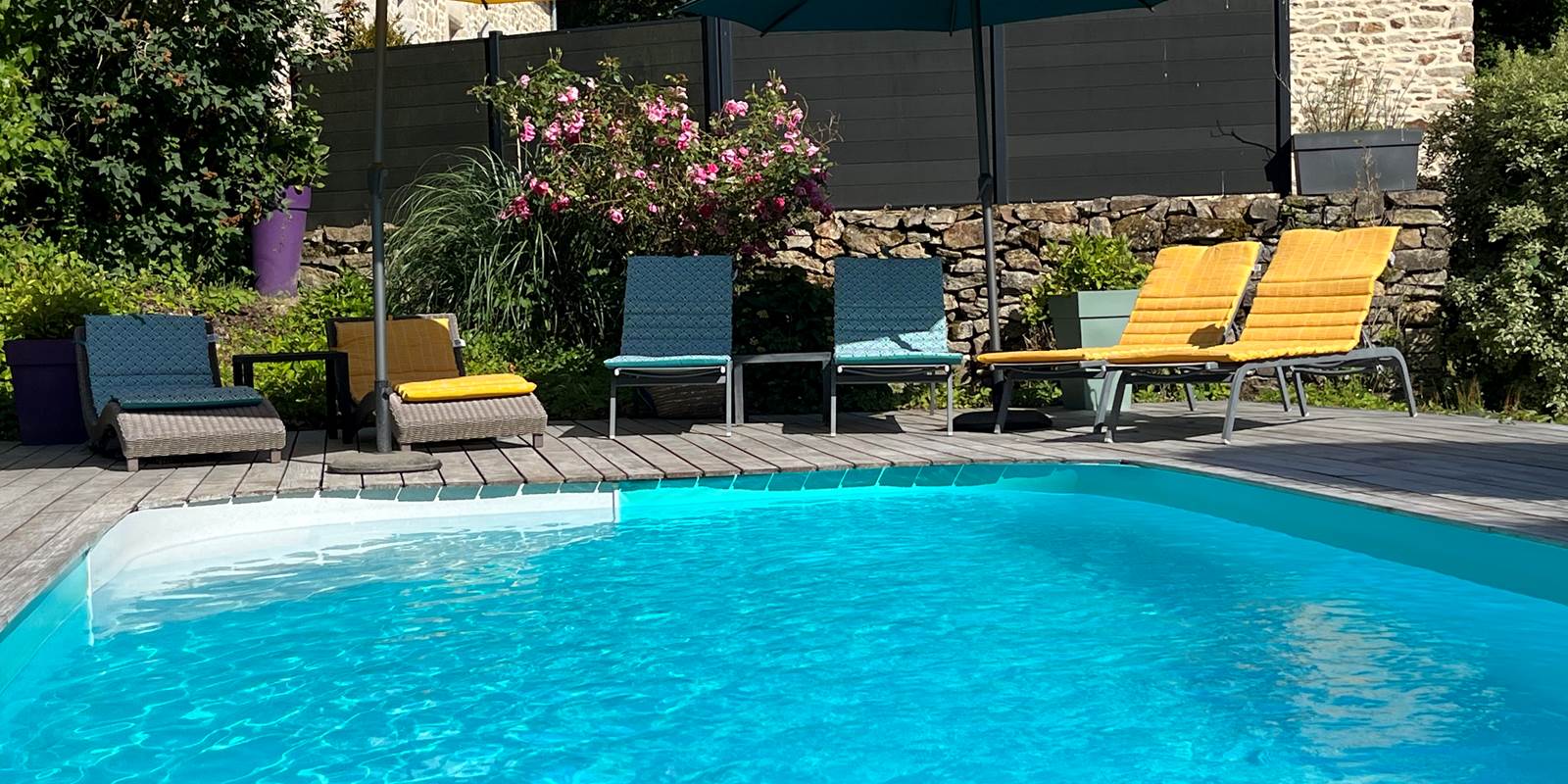 Les Demeures de Kerbosser: La Piscine