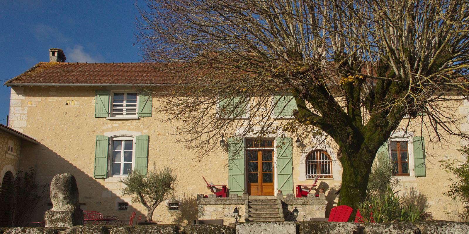 Façade sur Cour La Grande Maison