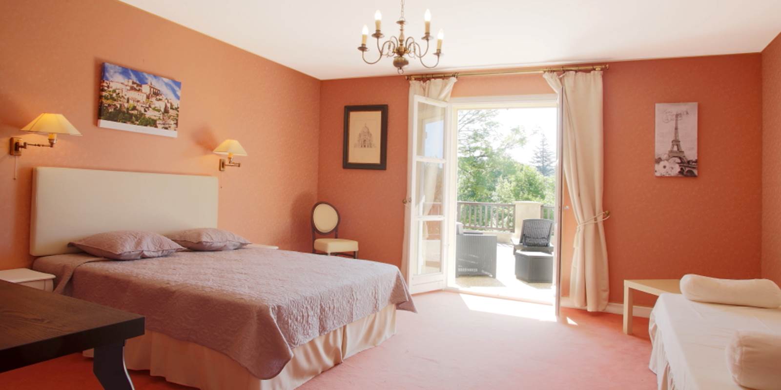 Chambre quadruple gentilhommière avec balcon ou terrasse partagée