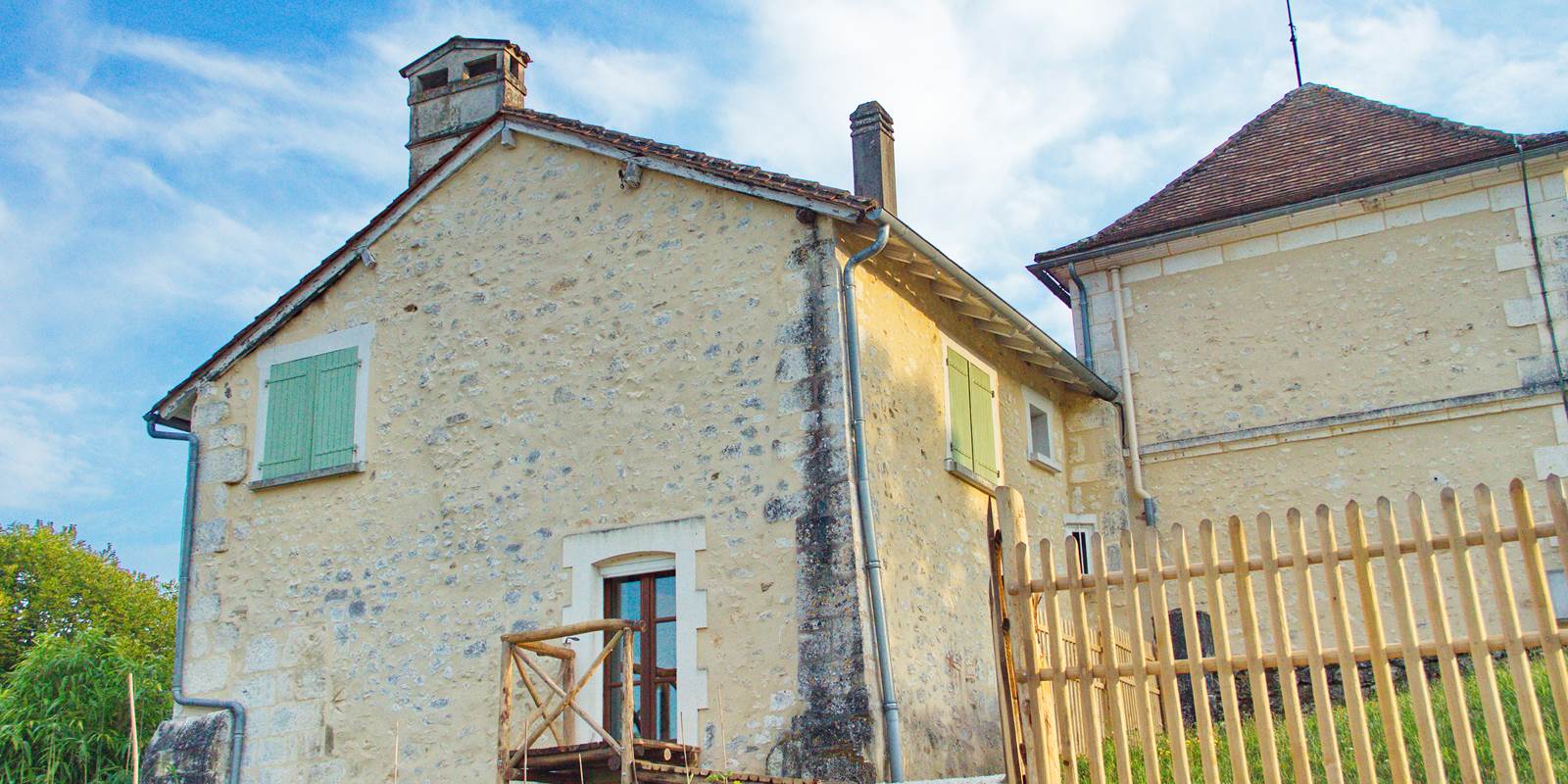 Grande Maison depuis la Piscine