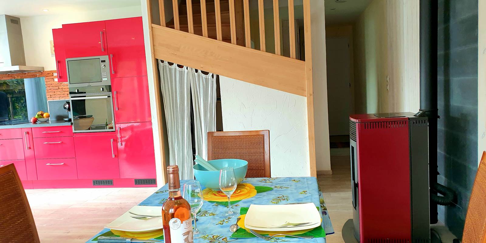 salle à manger vue vers entrée