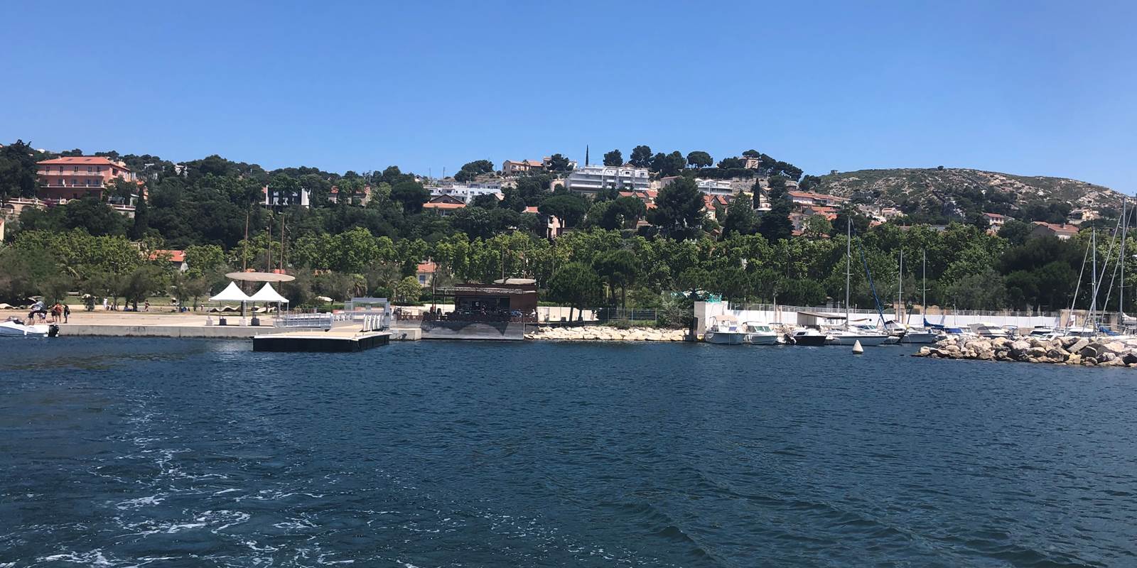 Arrivée à l'Estaque avec la navette maritime depuis le Vieux Port, les Iles du Frioules ou Les Goudes
