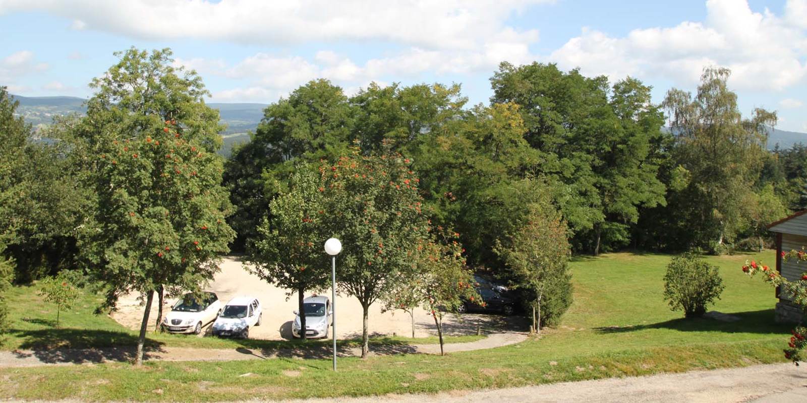 Les Chalets de la Margeride: Aperçu du parking privé