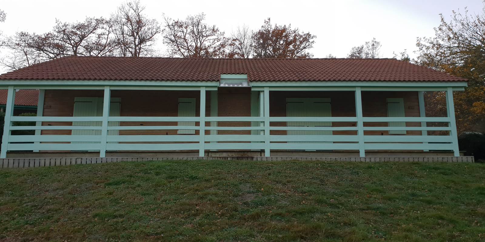 Les Chalets de la Margeride: Grand chalet avec 2 appartements et terrasse commune 4 à 12 personnes