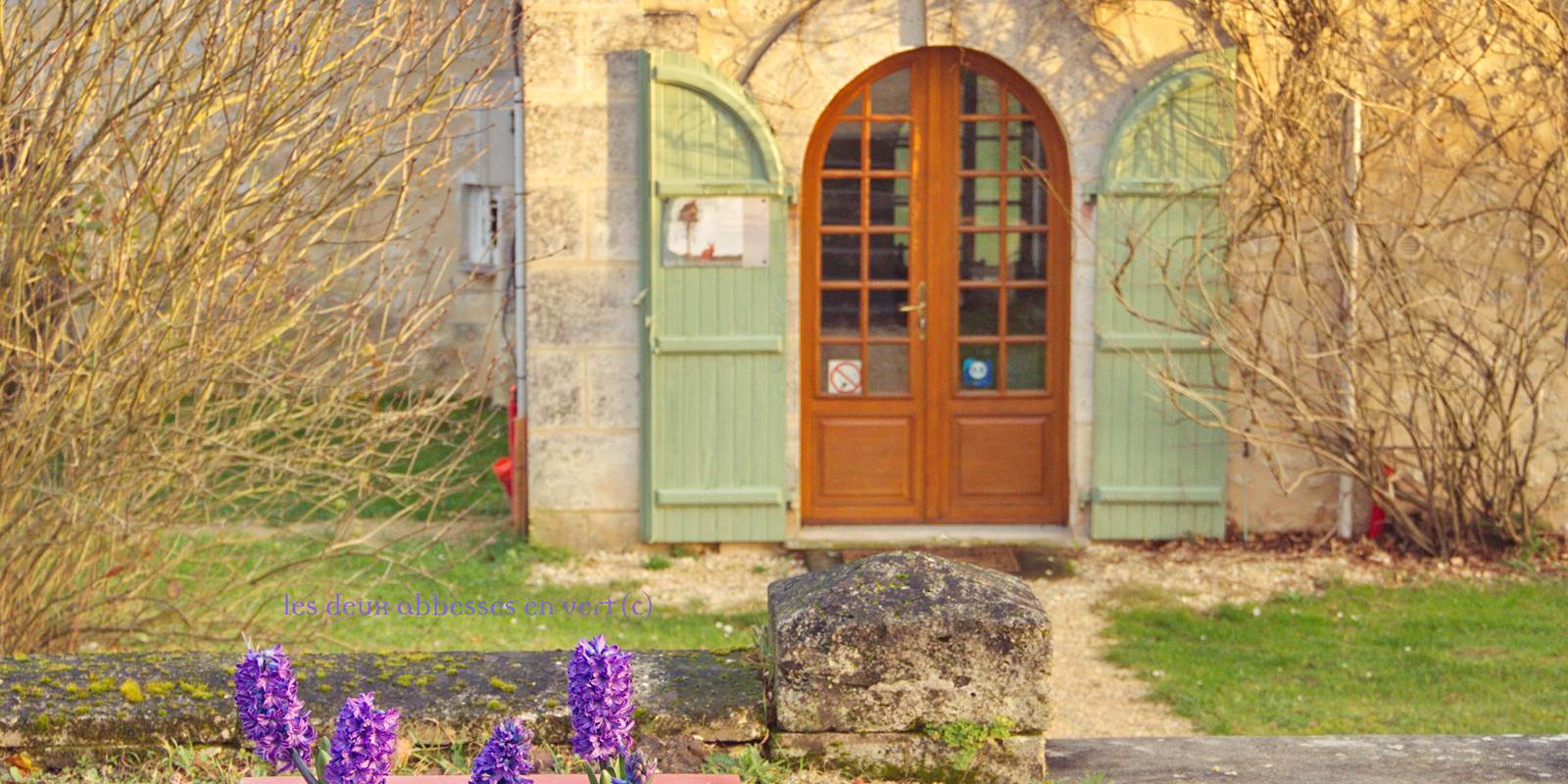 Entrée Cote jardin La Grande Maison février